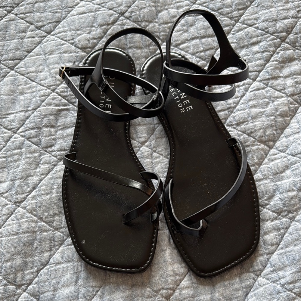 Journee Collection Black Strappy Sandals